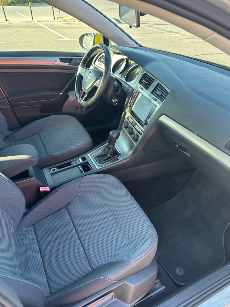 VW Golf Метан, снимка 8 - Автомобили и джипове - 53063592