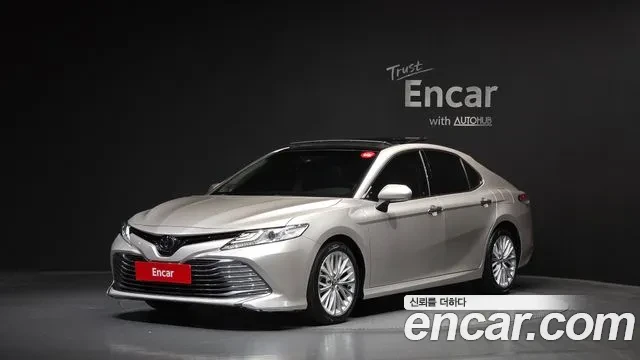 Toyota Camry SUNROOF / LEATHER SEATS / АВТОКРЕДИТ