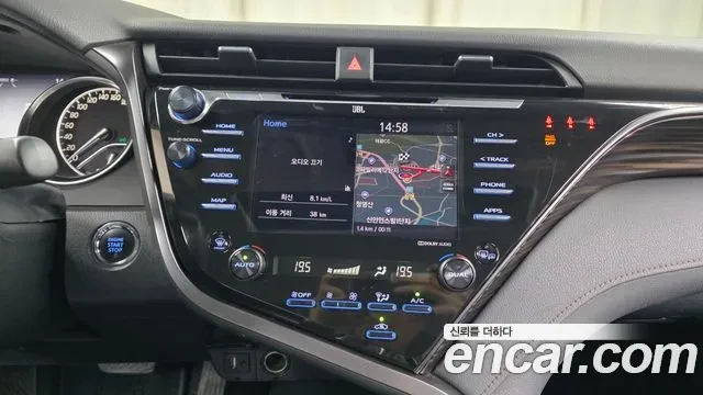 Toyota Camry SUNROOF / LEATHER SEATS / АВТОКРЕДИТ, снимка 14 - Автомобили и джипове - 56067103