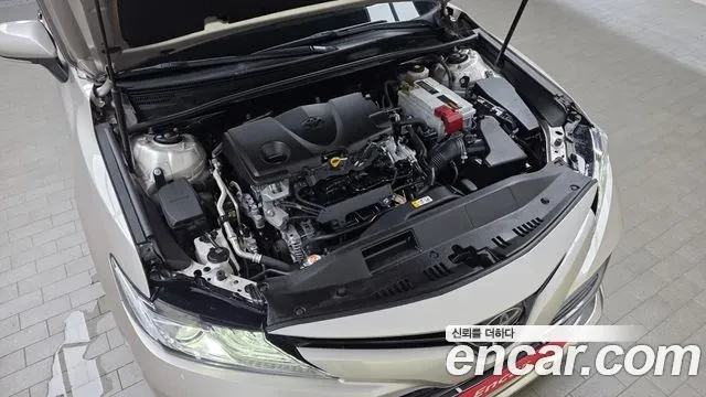 Toyota Camry SUNROOF / LEATHER SEATS / АВТОКРЕДИТ, снимка 6 - Автомобили и джипове - 56067103