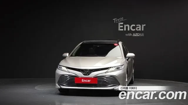Toyota Camry SUNROOF / LEATHER SEATS / АВТОКРЕДИТ, снимка 3 - Автомобили и джипове - 56067103