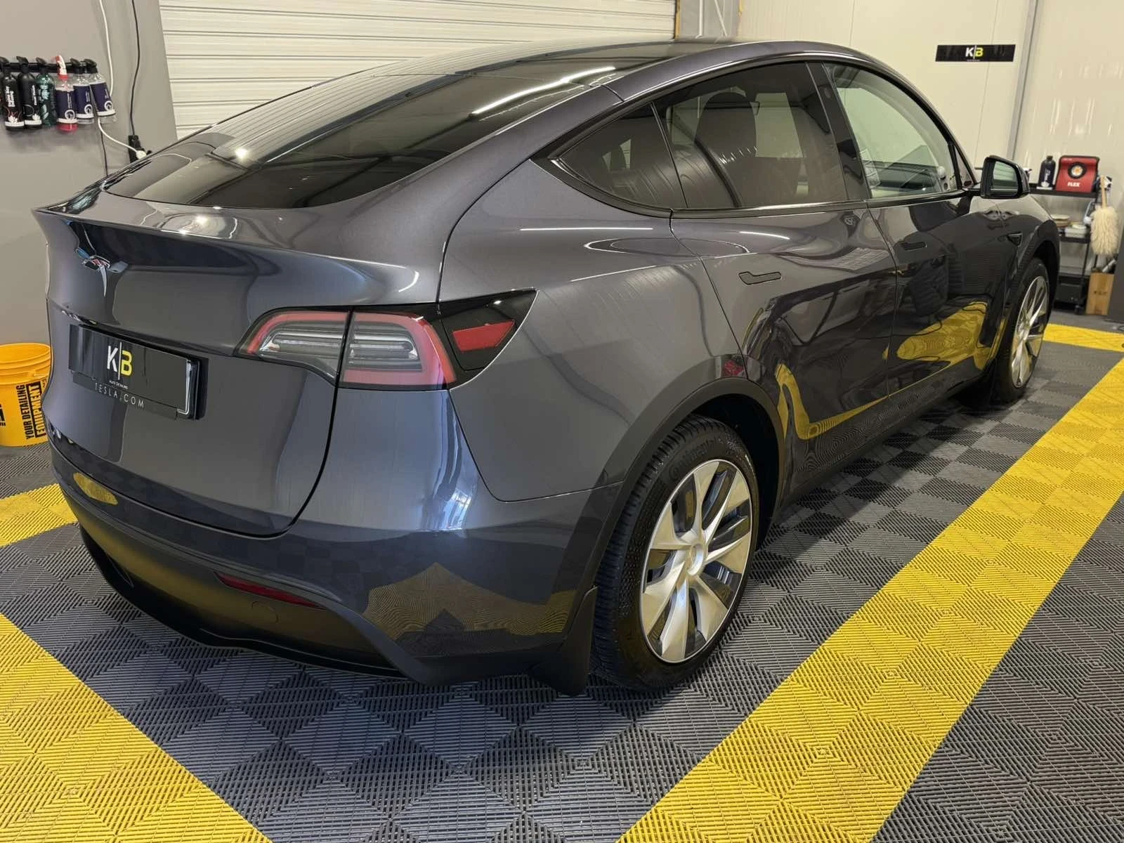 Tesla Model Y RWD, LFP, Premium Sound System - Гаранция до 2031г - изображение 6