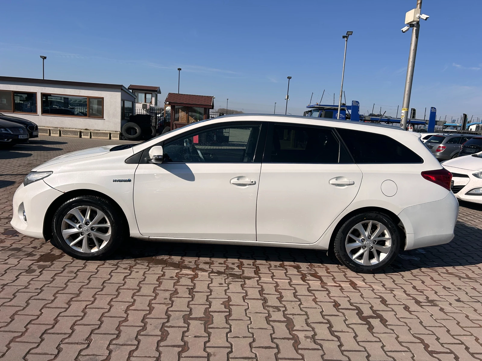 Toyota Auris 1.8HYBRID NAVI/PANORAMA/KAMERA  - изображение 9