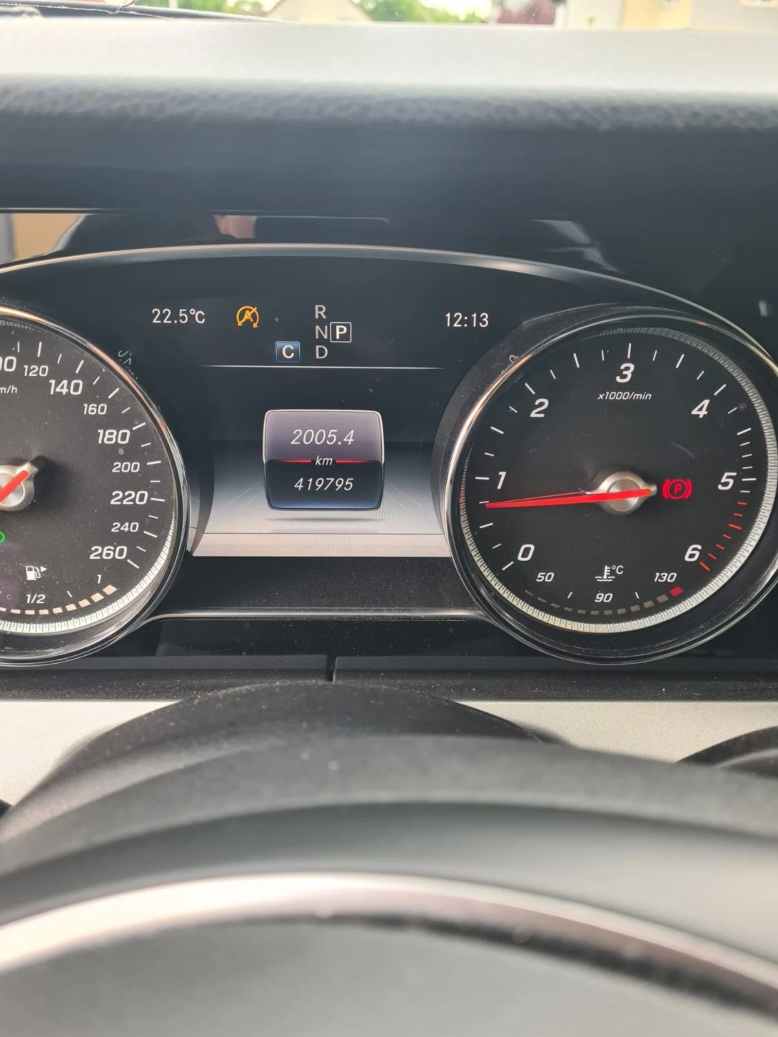 Mercedes-Benz E 200 Докарана на ход - изображение 5