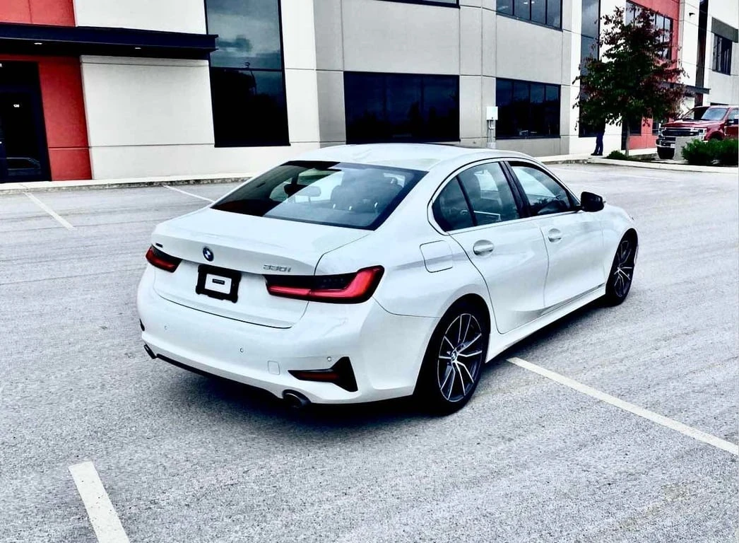 BMW 330 * xDrive * CARFAX * БЕЗ ПЪРВОНАЧАЛНА ВНОСКА - изображение 3