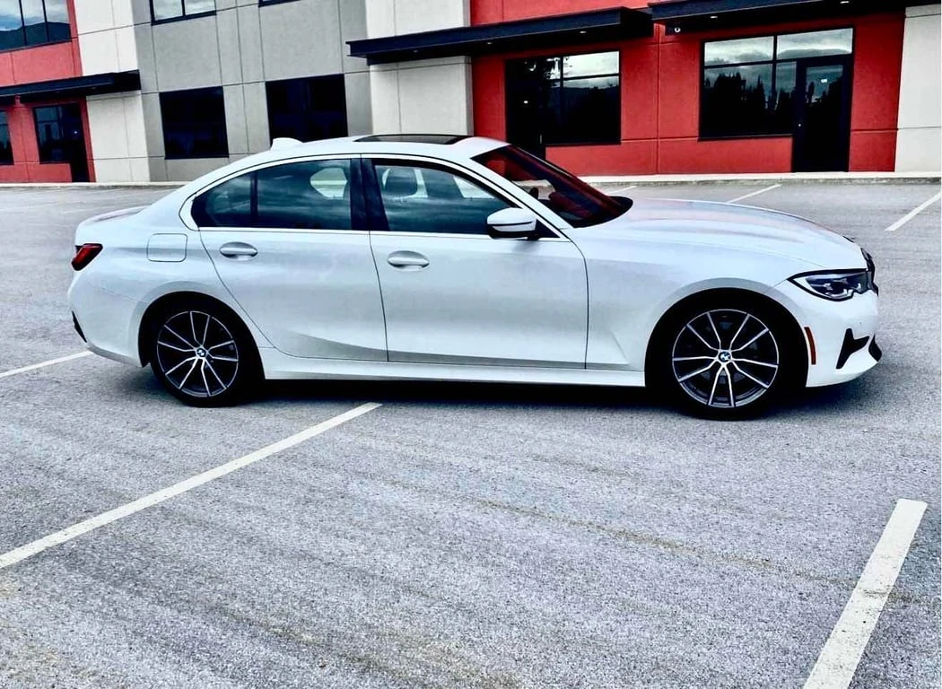 BMW 330 * xDrive * CARFAX * БЕЗ ПЪРВОНАЧАЛНА ВНОСКА - изображение 4