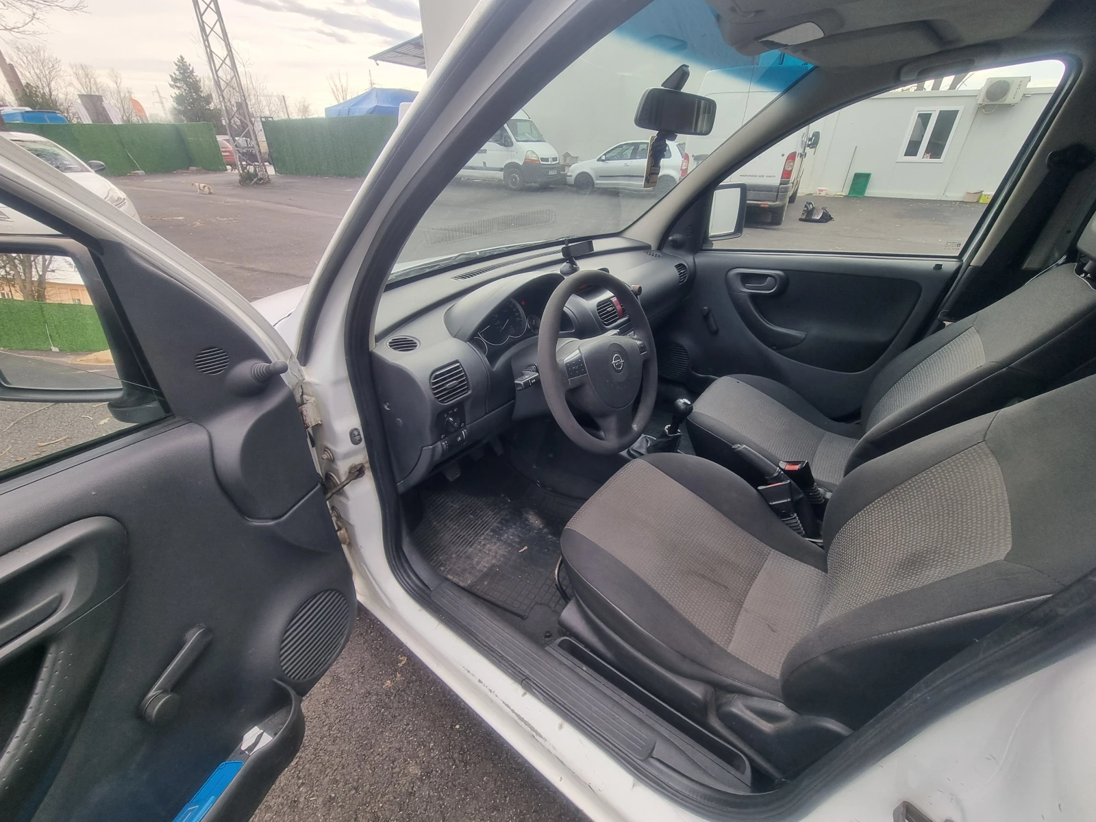 Opel Combo 1.3 d ТЕГЛИЧ ЕВРО 4 , снимка 11 - Автомобили и джипове - 53739827