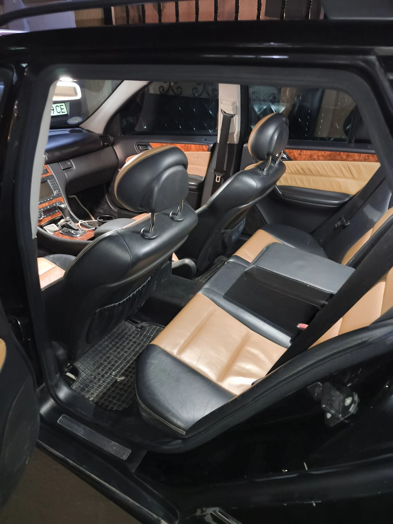 Mercedes-Benz C 220, снимка 8 - Автомобили и джипове - 54195557