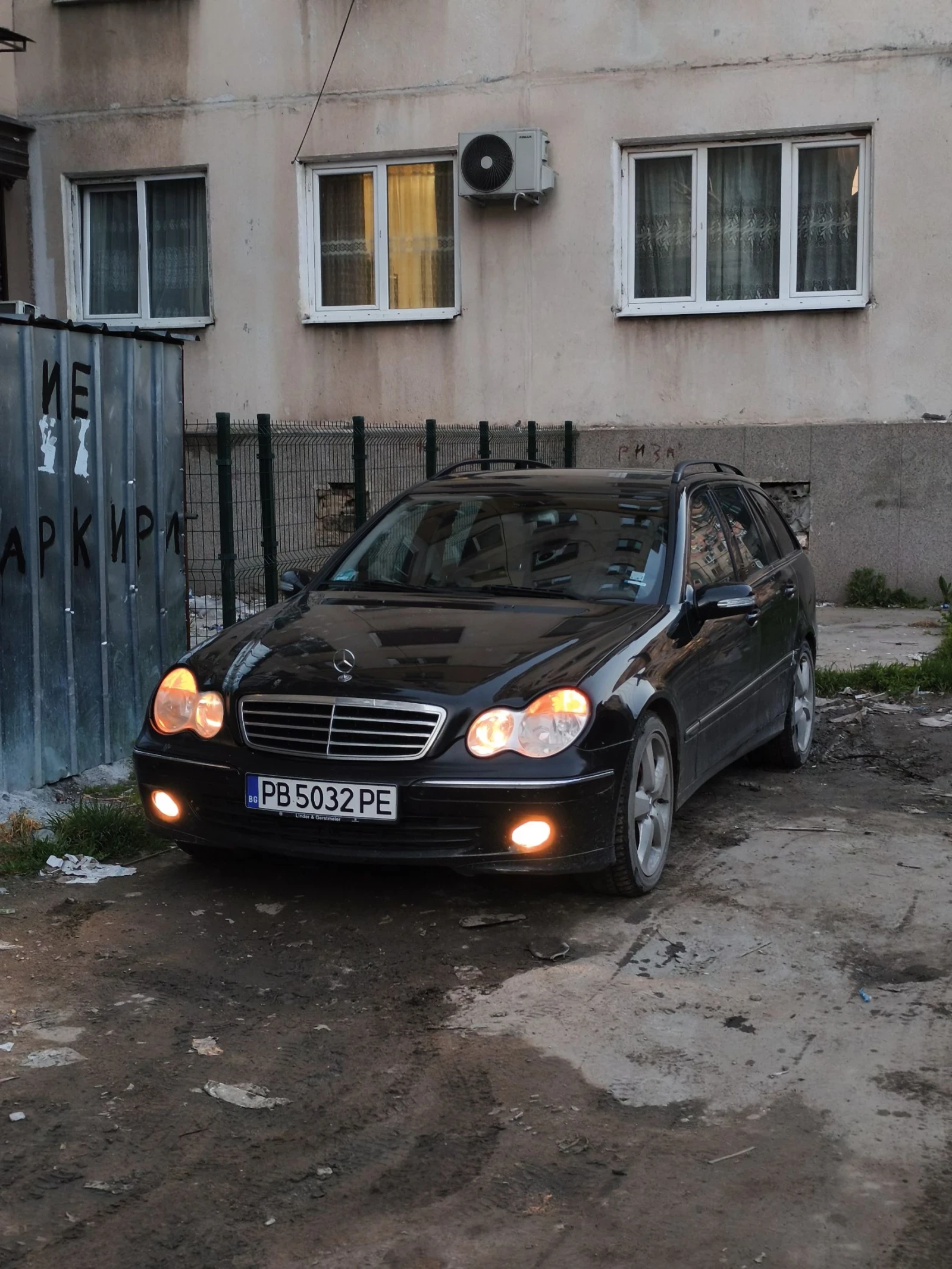 Mercedes-Benz C 220, снимка 4 - Автомобили и джипове - 54195557