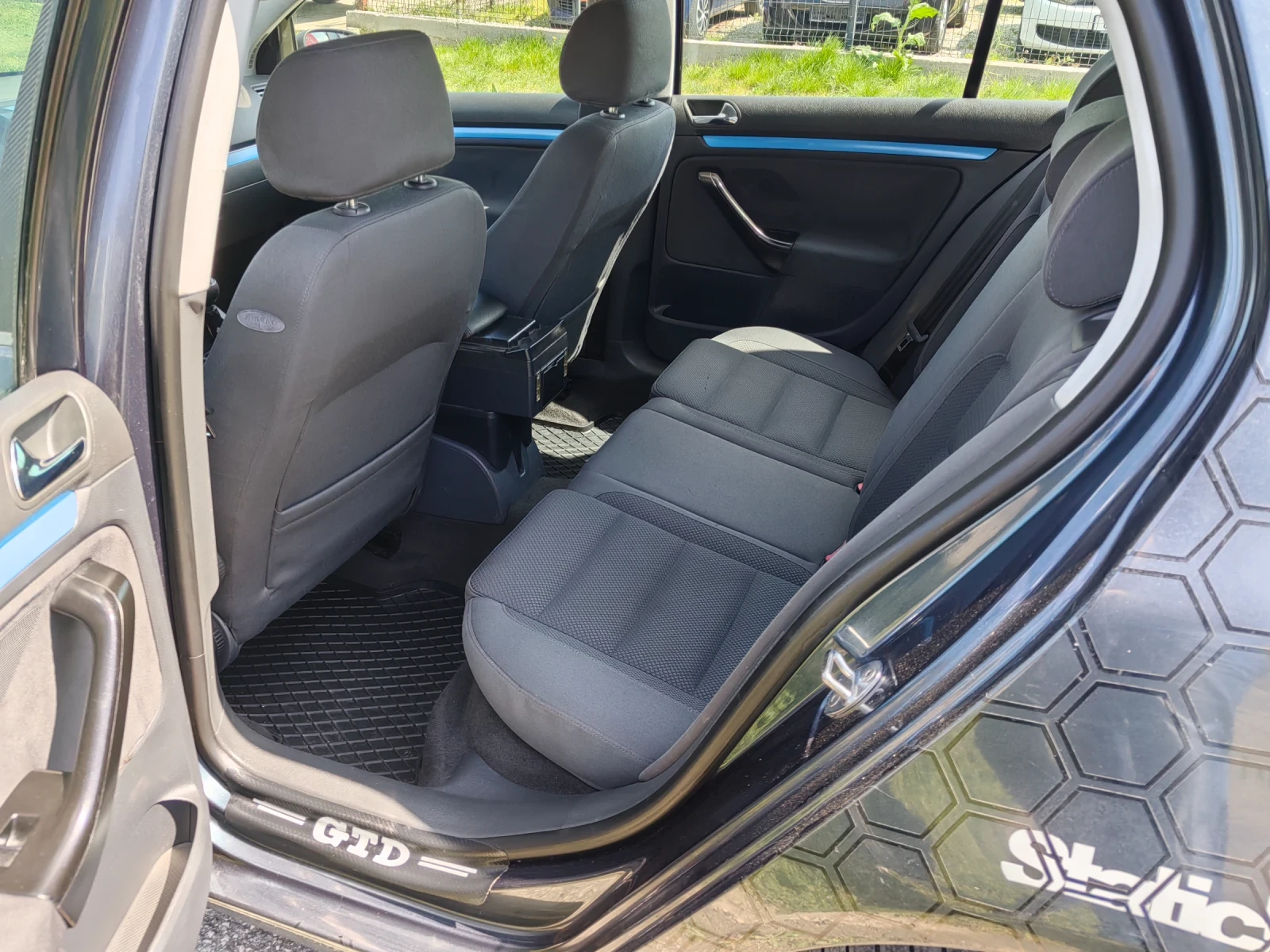 VW Golf 1.9tdi 105ps Navi, снимка 11 - Автомобили и джипове - 54228439