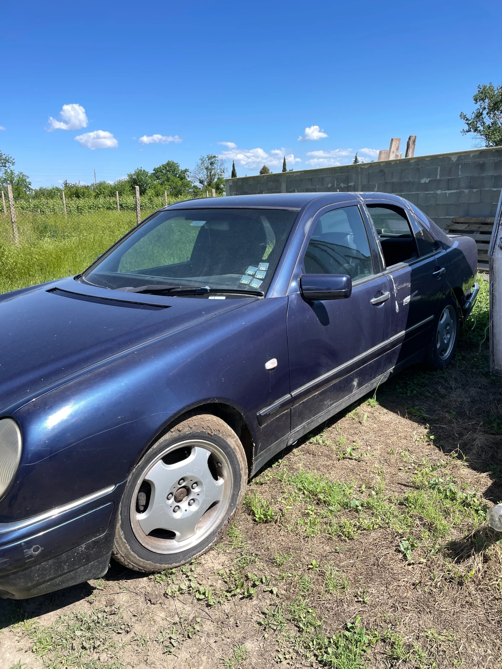 Mercedes-Benz E 200, снимка 2 - Автомобили и джипове - 54774408