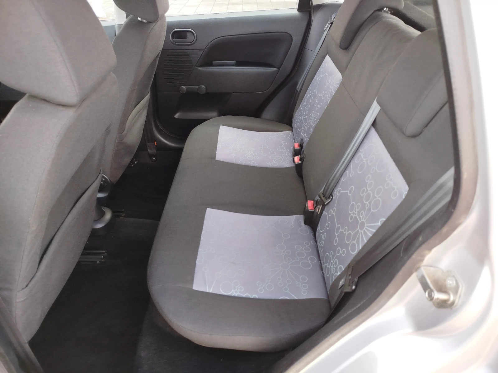 Ford Fiesta 1.4tdci-klimatik, снимка 10 - Автомобили и джипове - 54823995