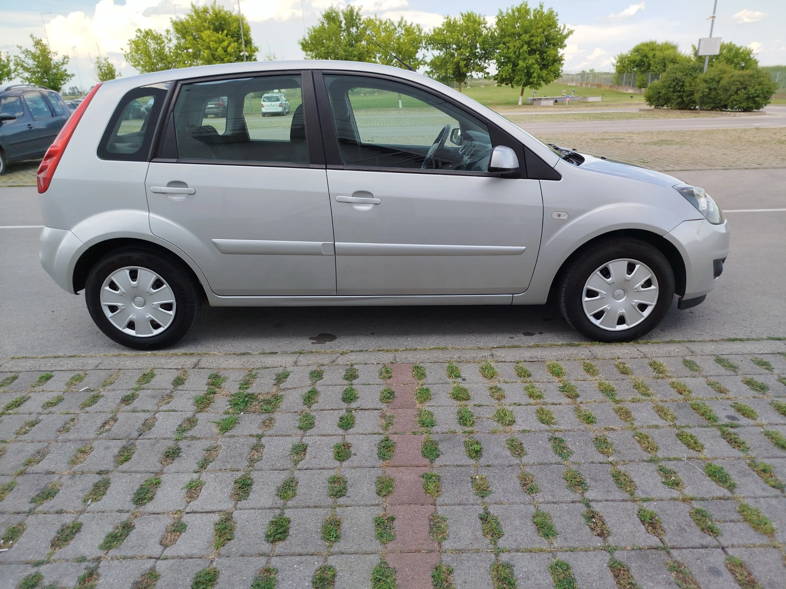 Ford Fiesta 1.4tdci-klimatik, снимка 7 - Автомобили и джипове - 54823995