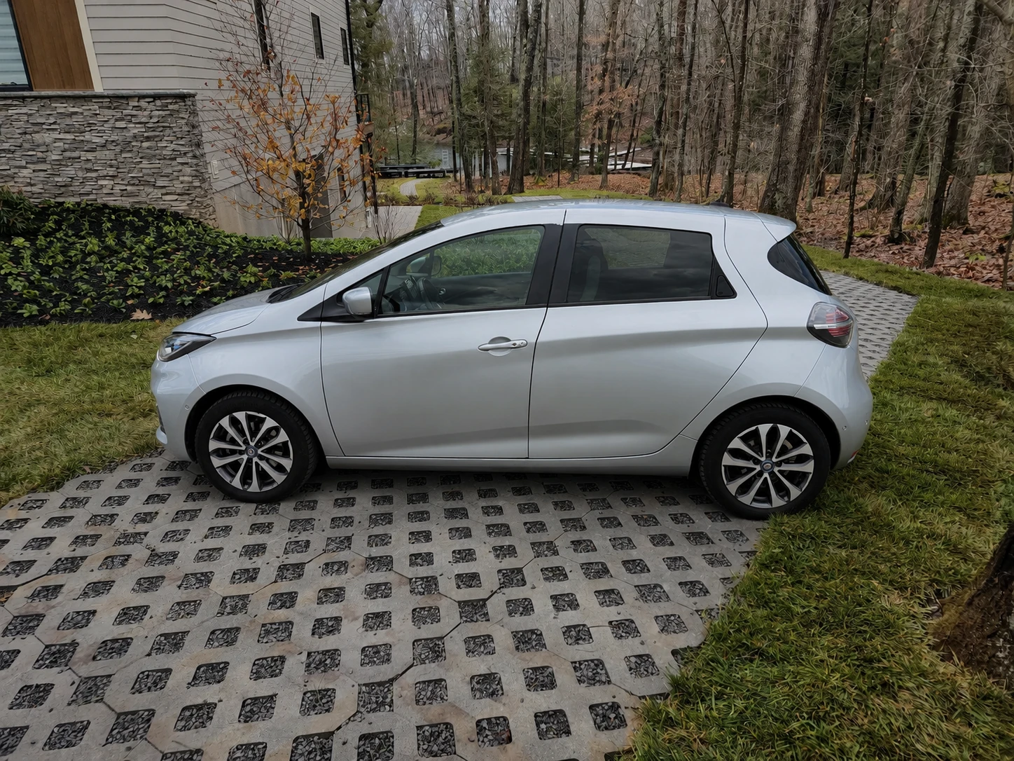 Renault Zoe Intens 52 kWh, снимка 3 - Автомобили и джипове - 55000715
