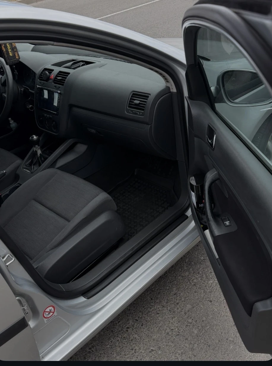 VW Golf Golf 5 1.9 TDI 105, снимка 10 - Автомобили и джипове - 55162594