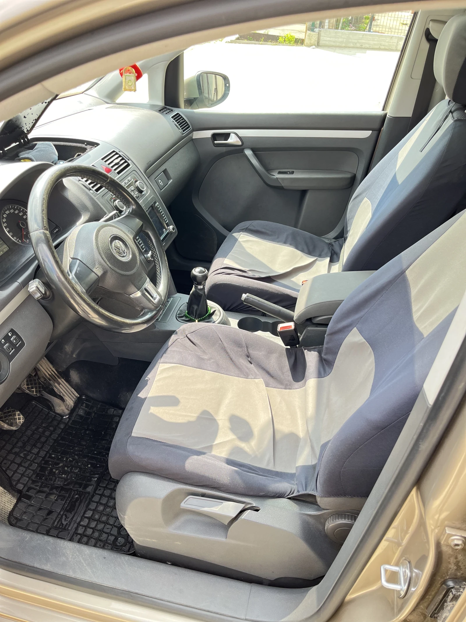 VW Touran, снимка 10 - Автомобили и джипове - 55583480