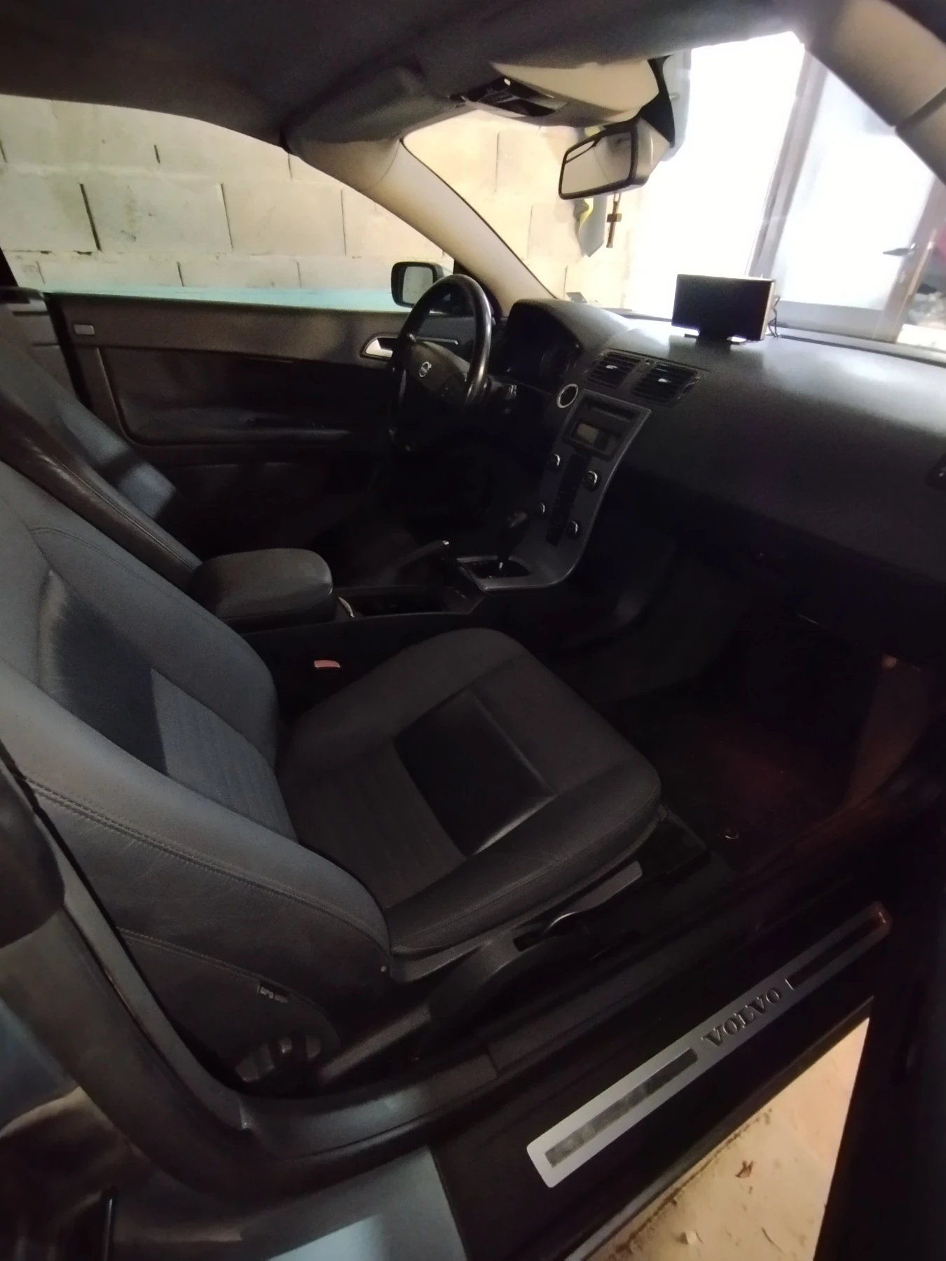Volvo C70 2400 куб D5 Автоматик, снимка 9 - Автомобили и джипове - 56227965