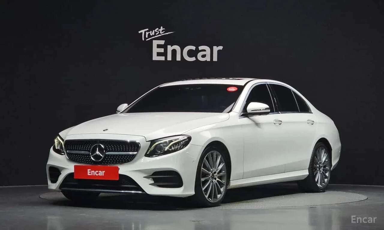 Mercedes-Benz E 300 * E300 4MATIC AMG Line * 