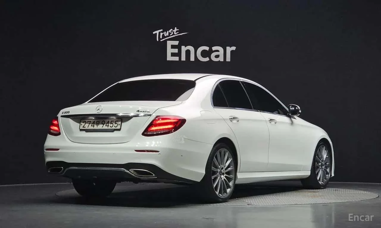 Mercedes-Benz E 300 * E300 4MATIC AMG Line * , снимка 2 - Автомобили и джипове - 56735734