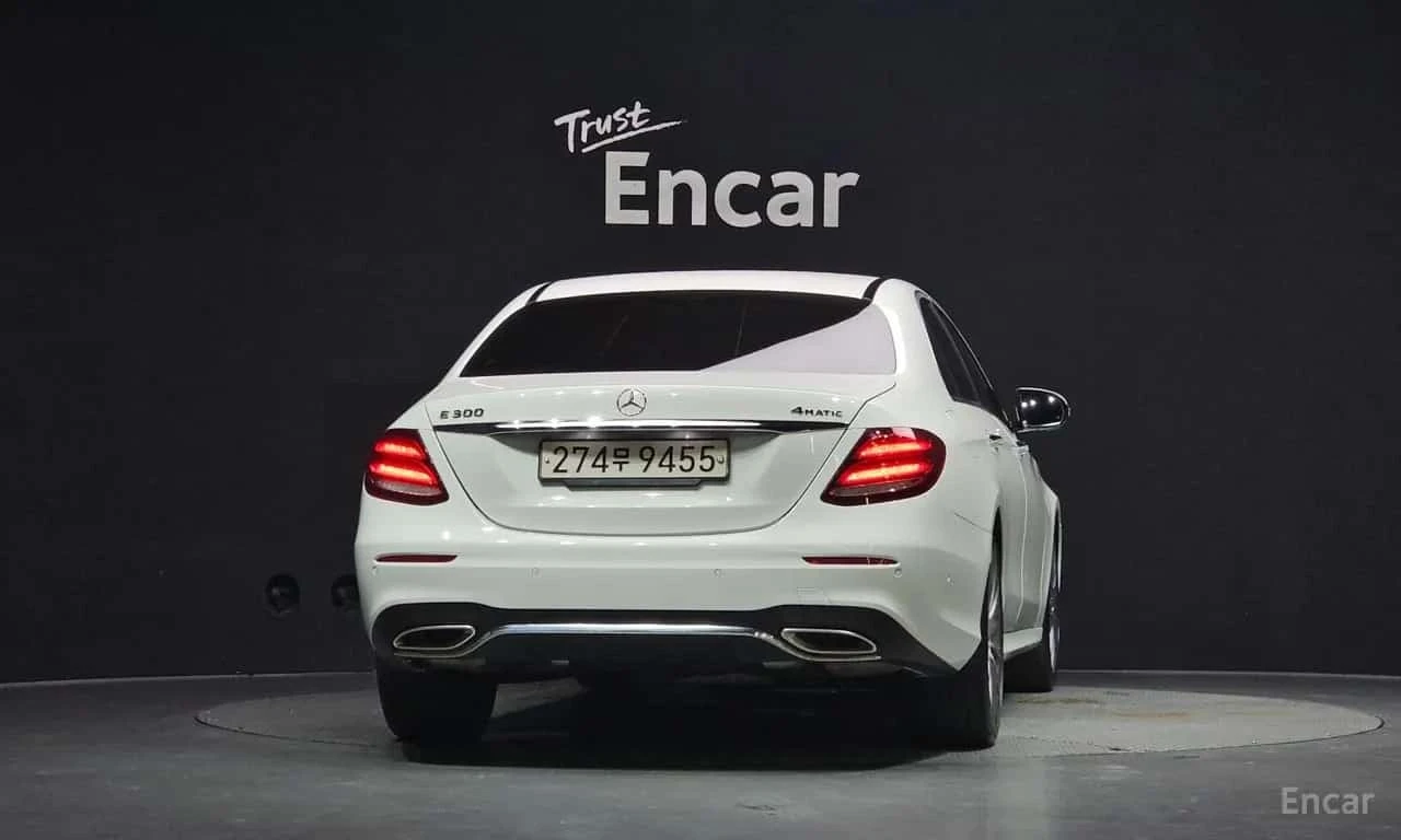Mercedes-Benz E 300 * E300 4MATIC AMG Line * , снимка 4 - Автомобили и джипове - 56735734