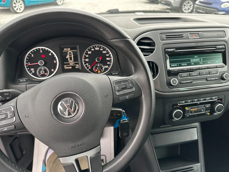 VW Tiguan 2.0TDi, снимка 10 - Автомобили и джипове - 48479185