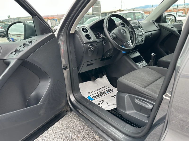 VW Tiguan 2.0TDi, снимка 8 - Автомобили и джипове - 48479185