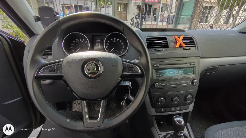 Skoda Yeti 2.0TDI * 110кс* 4х4* РЪЧНИ СКОРОСТИ* ОБСЛУЖЕНА* , снимка 11 - Автомобили и джипове - 52346880