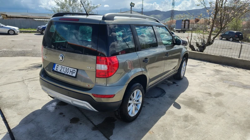 Skoda Yeti 2.0TDI * 110кс* 4х4* РЪЧНИ СКОРОСТИ* ОБСЛУЖЕНА* , снимка 8 - Автомобили и джипове - 52346880