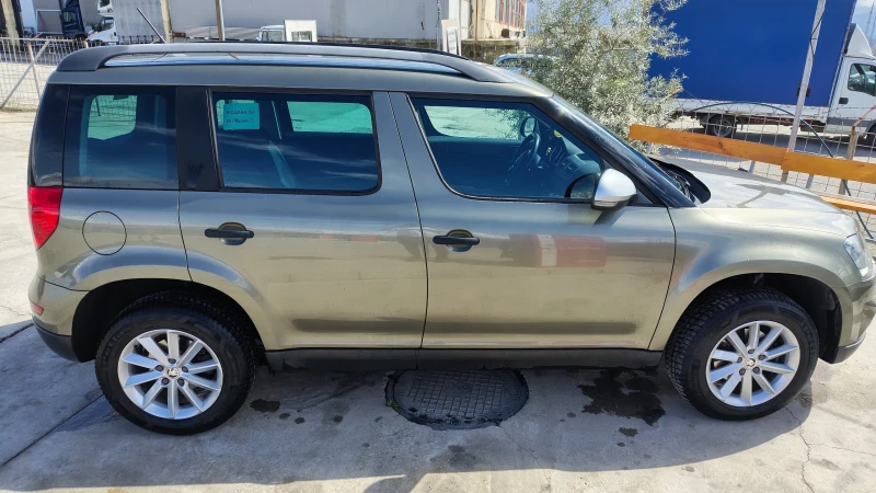 Skoda Yeti 2.0TDI * 110кс* 4х4* РЪЧНИ СКОРОСТИ* ОБСЛУЖЕНА* , снимка 4 - Автомобили и джипове - 52346880