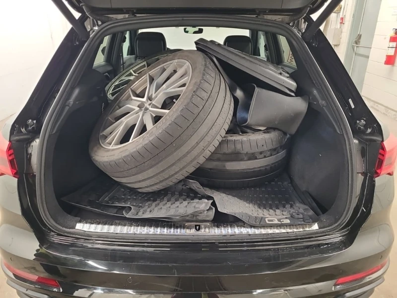 Audi Q3 * TECHNIK * CARFAX * , снимка 14 - Автомобили и джипове - 52839615