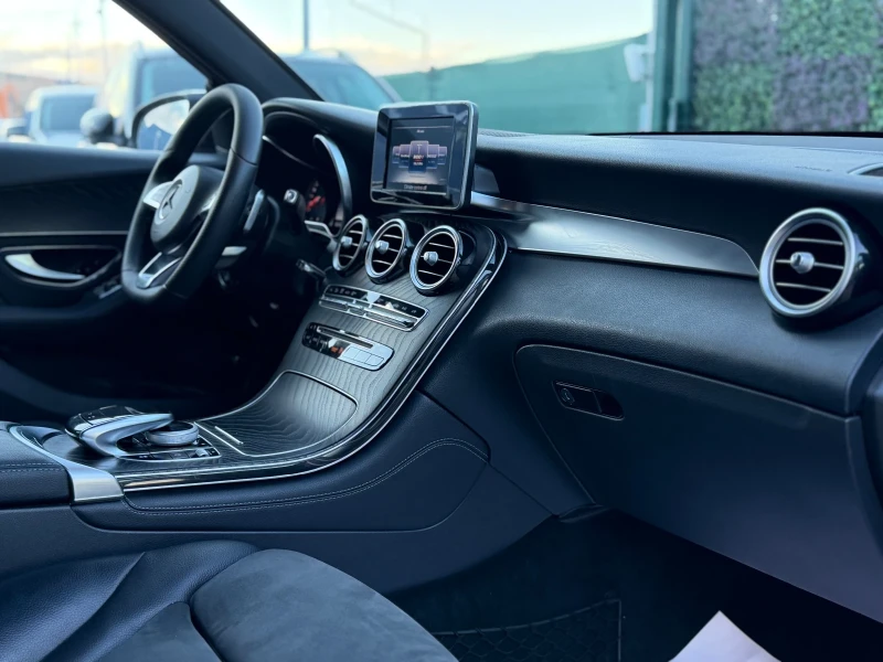 Mercedes-Benz GLC 250 AMG/LED/NAVI/СОБСТВЕН ЛИЗИНГ, снимка 12 - Автомобили и джипове - 53403487