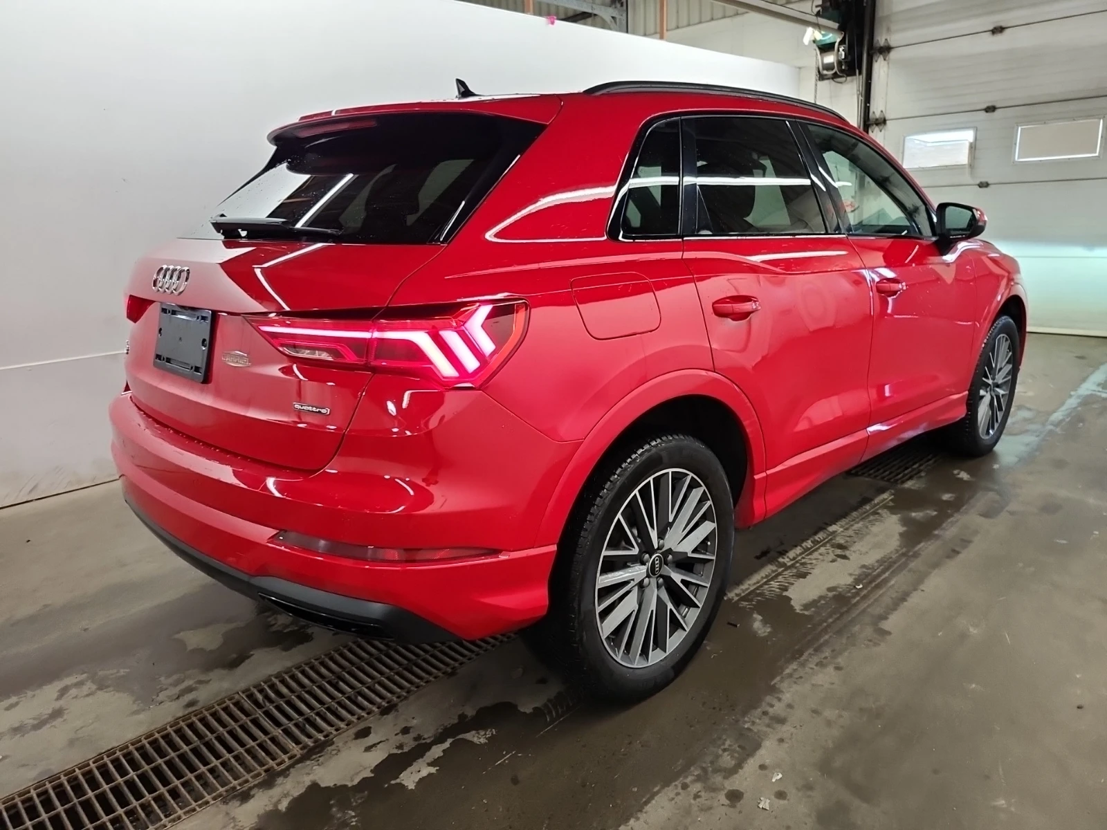 Audi Q3 * CARFAX* БЕЗ ПЪРВОНАЧАЛНА*  - изображение 5