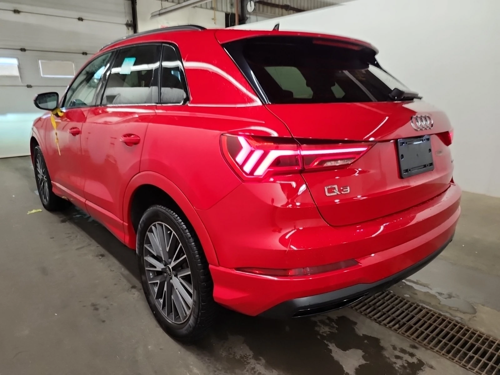 Audi Q3 * CARFAX* БЕЗ ПЪРВОНАЧАЛНА*  - изображение 3