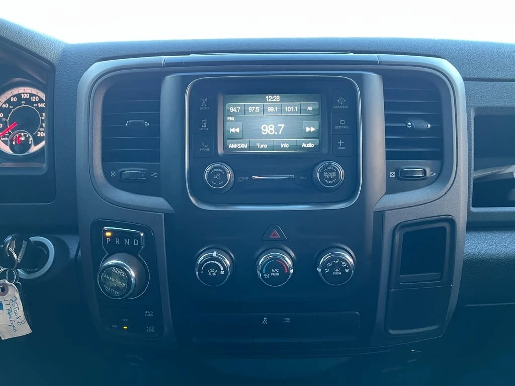 Dodge RAM 1500 * Express * CARFAX * БЕЗ ПЪРВОНАЧАЛНА ВНОСКА - изображение 9