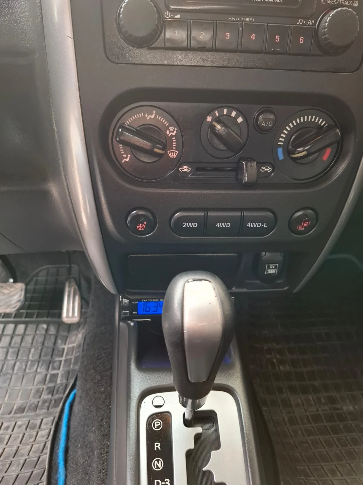 Suzuki Jimny, снимка 12 - Автомобили и джипове - 53600702