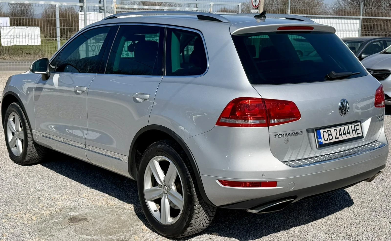 VW Touareg, снимка 3 - Автомобили и джипове - 53865714
