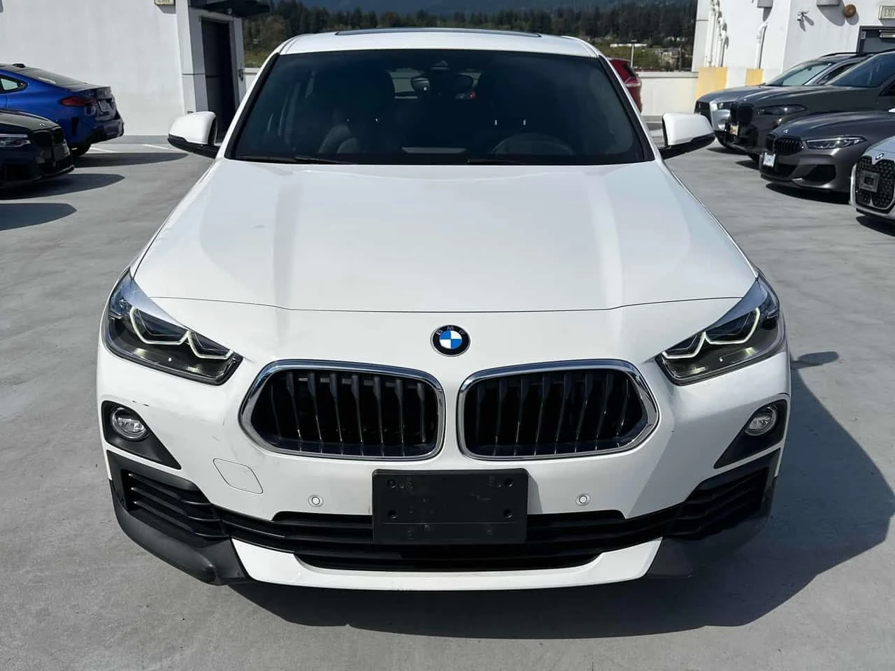 BMW X2 xDrive28i/ПАНОРАМА/ПОДГРЕВИ, снимка 2 - Автомобили и джипове - 54377496