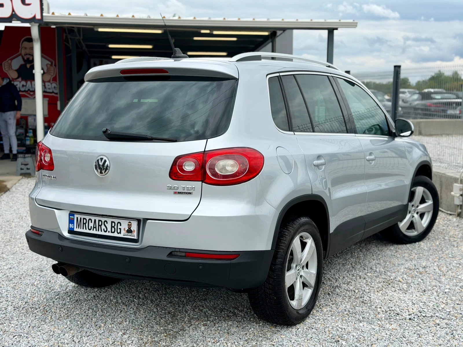 VW Tiguan 2.0 TDI / 4 Motion / AVTOMAT / PANORAMA, снимка 6 - Автомобили и джипове - 54412446