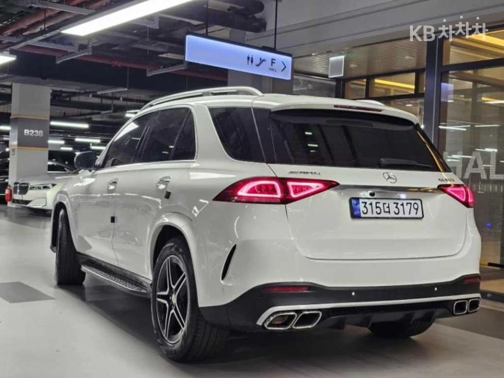 Mercedes-Benz GLE 300 63 AMG LOOK* AIRMATIC* AMBIENT* DISTRONIK* КРАЙНА , снимка 5 - Автомобили и джипове - 54442617