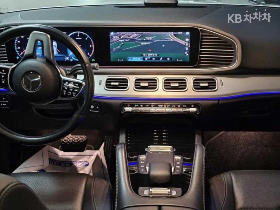 Mercedes-Benz GLE 300 63 AMG LOOK* AIRMATIC* AMBIENT* DISTRONIK* КРАЙНА , снимка 8 - Автомобили и джипове - 54442617