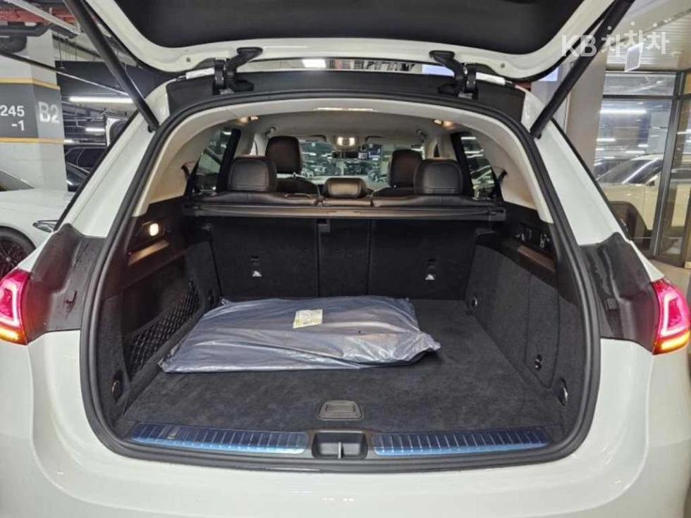 Mercedes-Benz GLE 300 63 AMG LOOK* AIRMATIC* AMBIENT* DISTRONIK* КРАЙНА , снимка 14 - Автомобили и джипове - 54442617