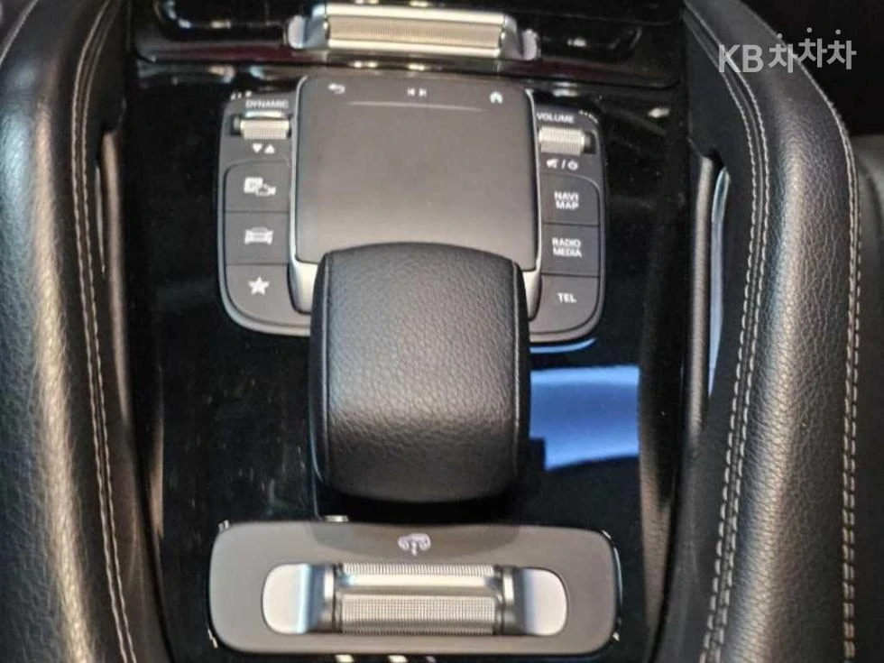 Mercedes-Benz GLE 300 63 AMG LOOK* AIRMATIC* AMBIENT* DISTRONIK* КРАЙНА , снимка 13 - Автомобили и джипове - 54442617