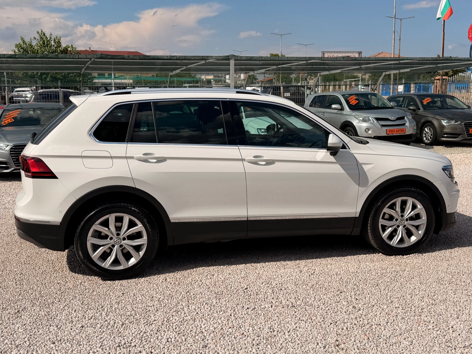 VW Tiguan 2.0TDI* NAVI* 360 KAMERA* DIGITAL* LIZING, снимка 4 - Автомобили и джипове - 55223322