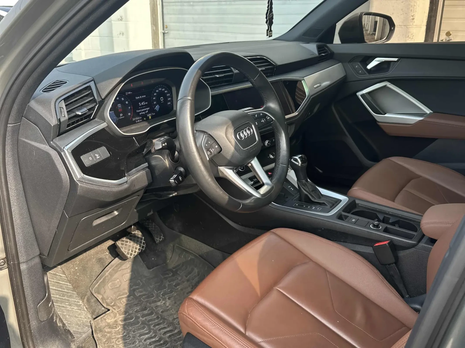 Audi Q3 Komfort / DISTRONIC / LED / ПРОГНОЗНА ЦЕНА ДО БЪЛГ, снимка 6 - Автомобили и джипове - 55338472