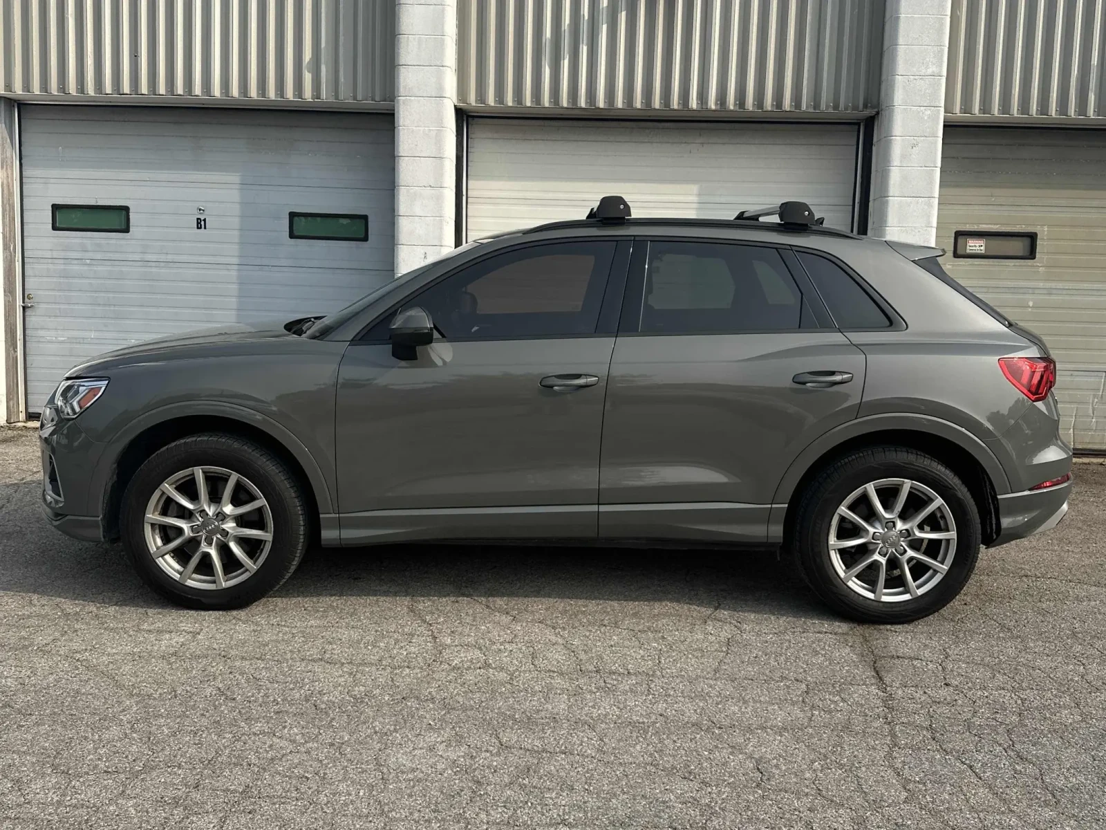 Audi Q3 Komfort / DISTRONIC / LED / ПРОГНОЗНА ЦЕНА ДО БЪЛГ, снимка 3 - Автомобили и джипове - 55338472