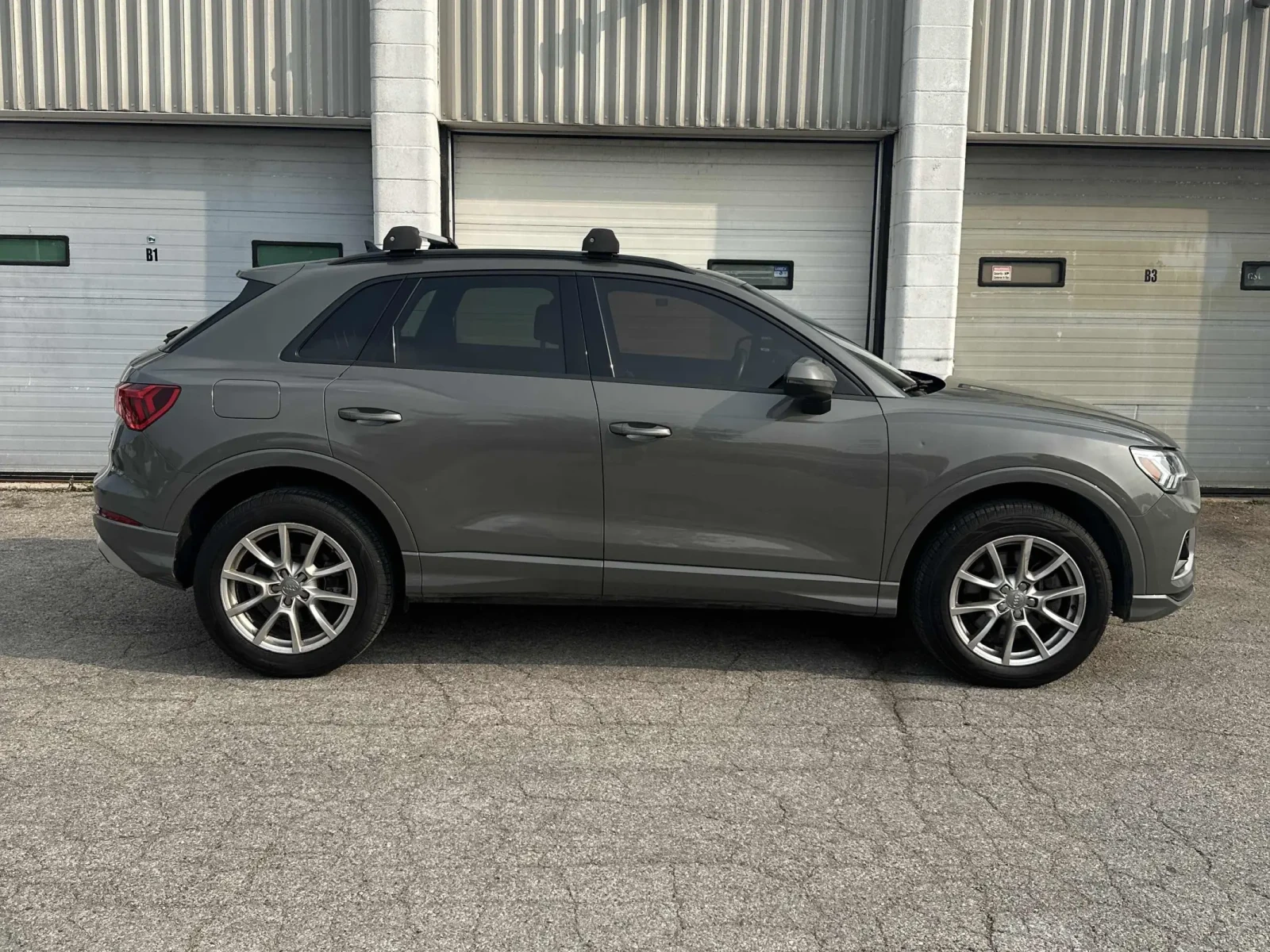 Audi Q3 Komfort / DISTRONIC / LED / ПРОГНОЗНА ЦЕНА ДО БЪЛГ, снимка 4 - Автомобили и джипове - 55338472