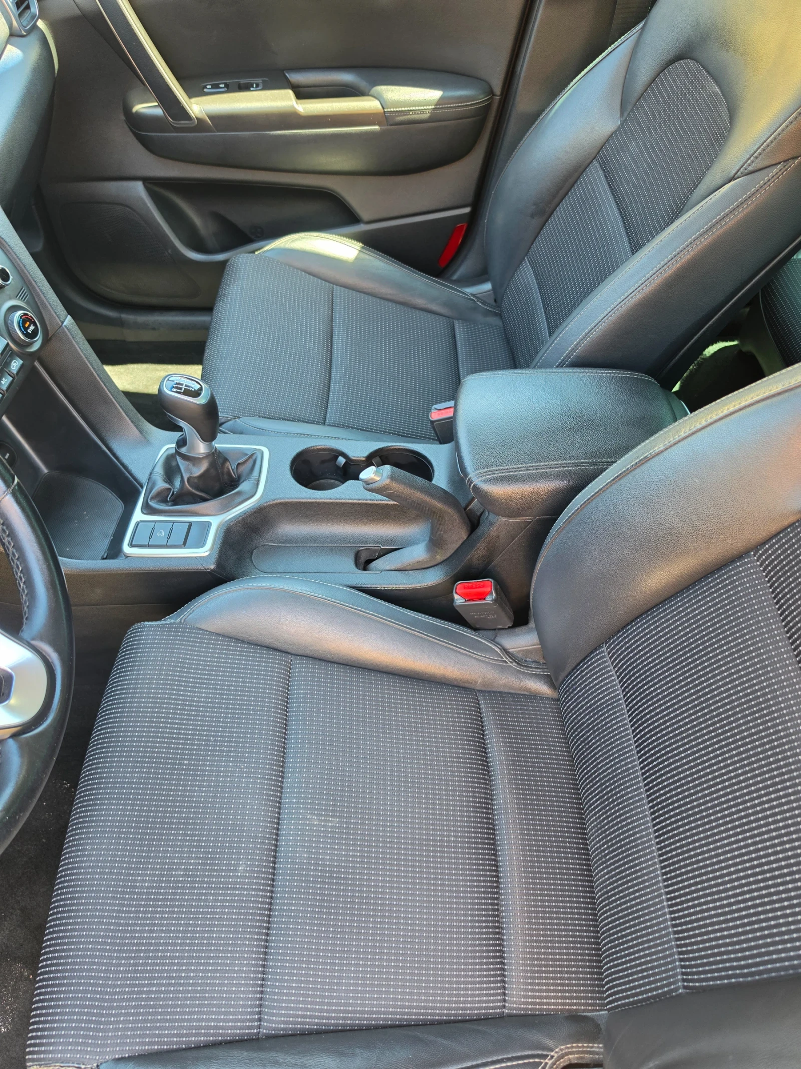 Kia Sportage, снимка 7 - Автомобили и джипове - 55717189