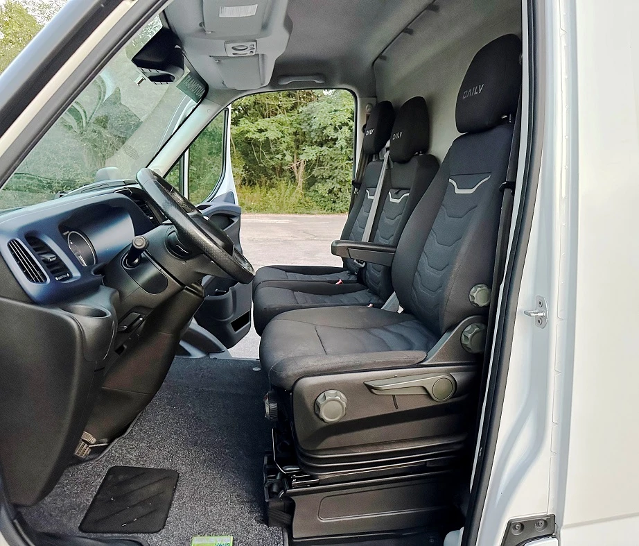 Iveco 35S18 HI-MATIC* MAXI L4H2* LED* ВЪЗ.ВЪЗГЛАВНИЦИ* КЛИМA - изображение 9