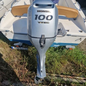 Извънбордов двигател Honda Honda BF100A - изображение 1