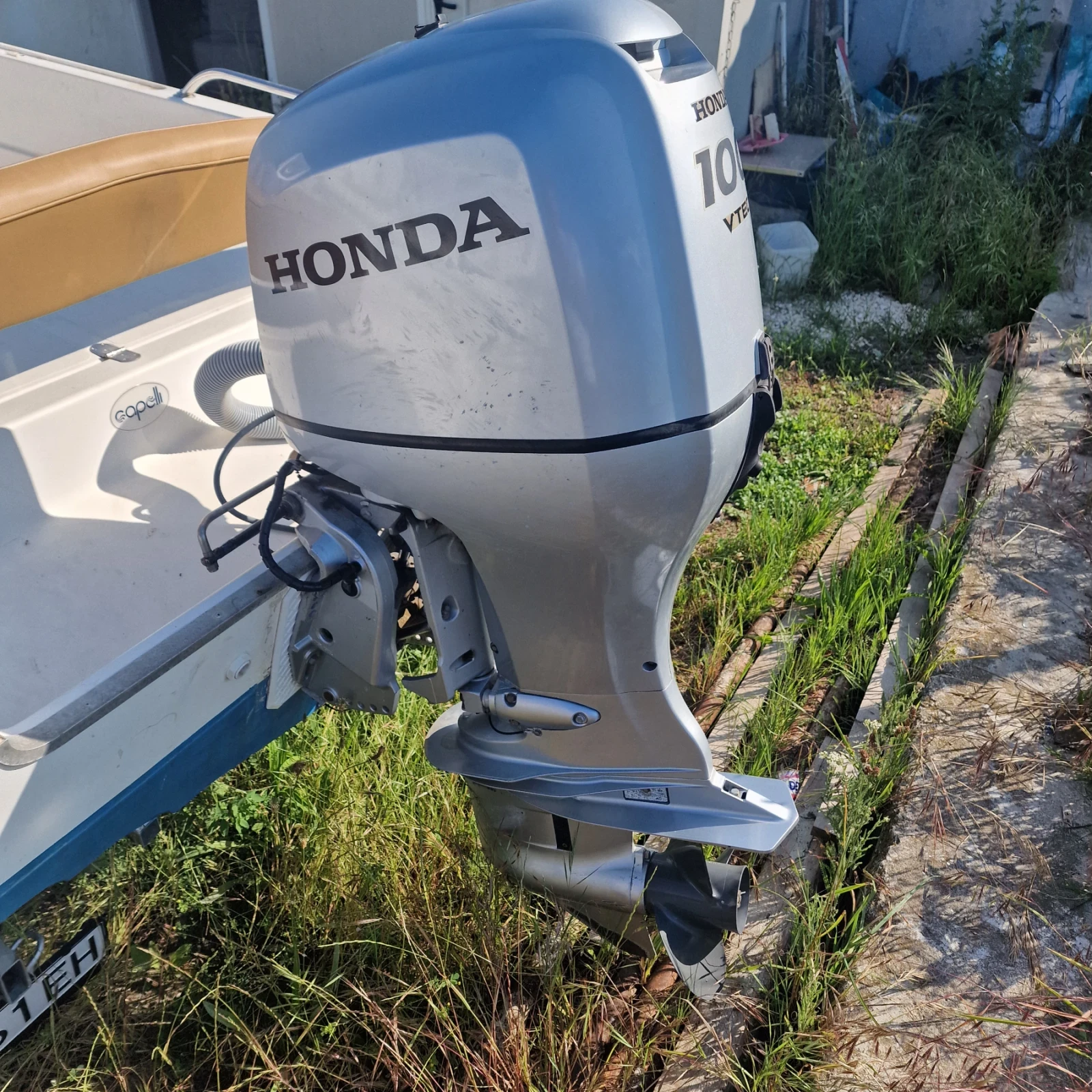 Извънбордов двигател Honda Honda BF100A - изображение 2